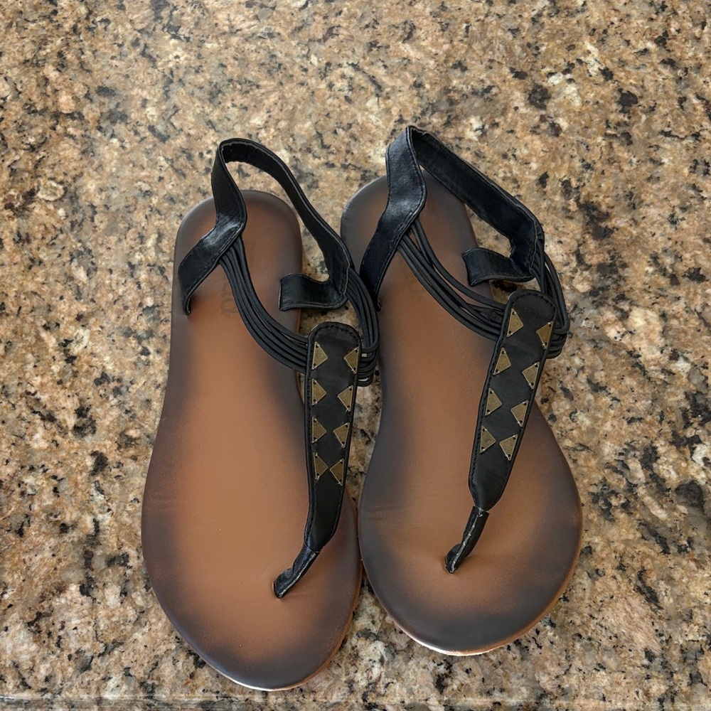 Mudd Black and Brown Women's Sandals